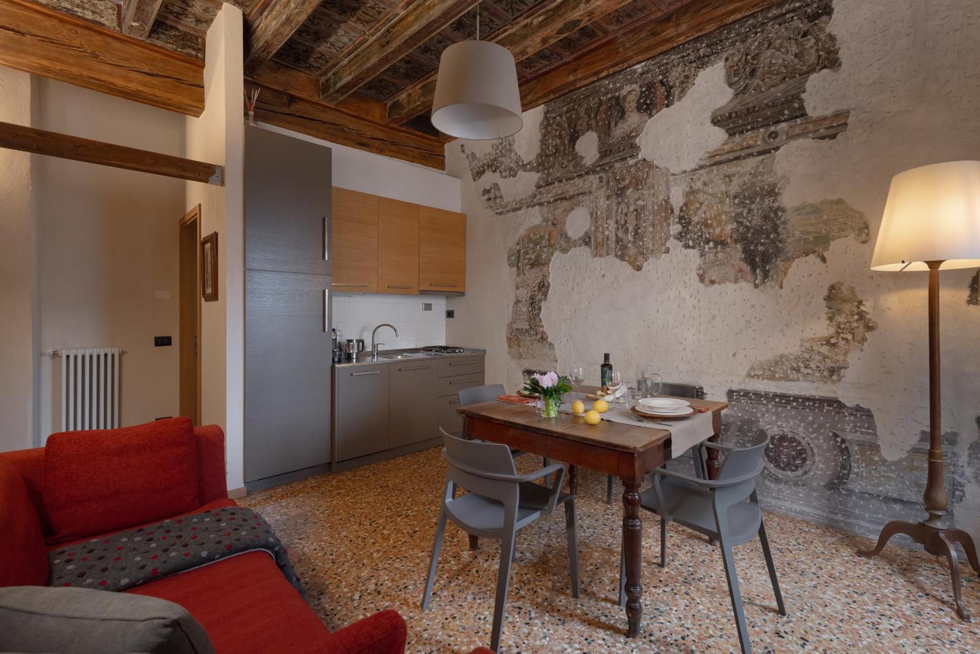 Residenza Roccamaggiore - Verona — Photos 1